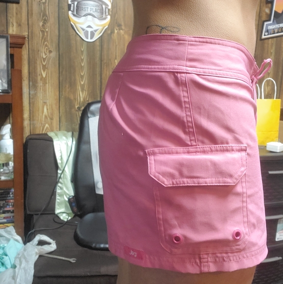 Pink shorts small - Picture 5 of 6